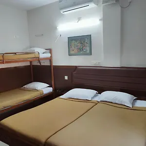  Hotel Maple Regency